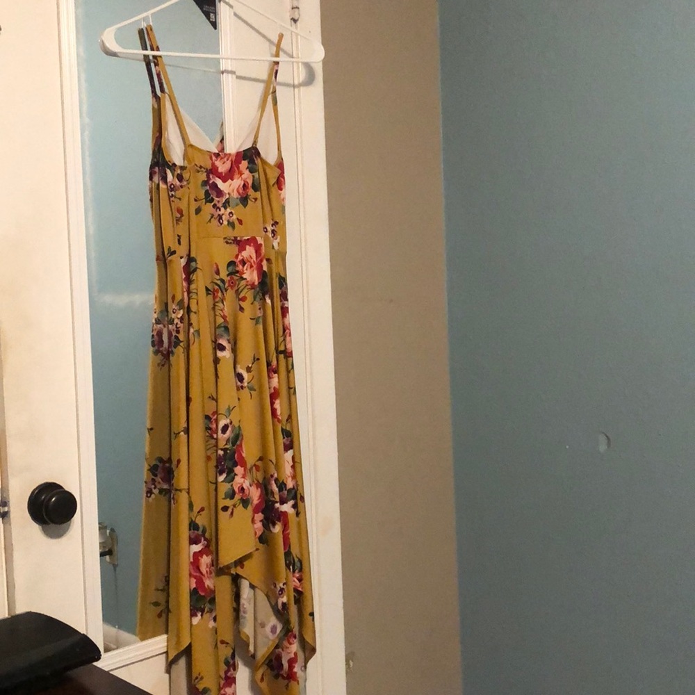 Dress - Picture 2 of 3